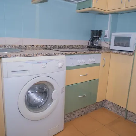 Centrico En Conil Con Balcon Privado, Aire Acondicionado Y Garaje Familia *