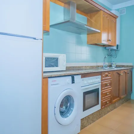 Centrico En Conil Con Balcon Privado, Aire Acondicionado Y Garaje Familia