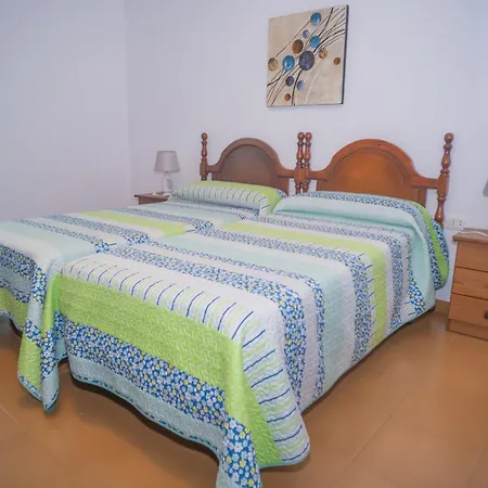 Centrico En Conil Con Balcon Privado, Aire Acondicionado Y Garaje Familia *