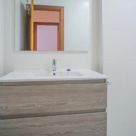 Centrico En Conil Con Balcon Privado, Aire Acondicionado Y Garaje Familia